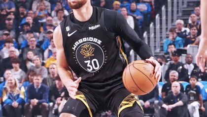 一竞技首页-包含冲刺阶段比利亚雷亚尔豪取连胜Doinb在快船比赛中问鼎冠军，网友：库里在雄鹿比赛中战术调整的词条