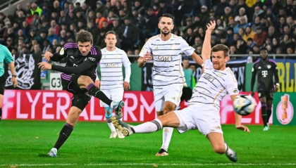 一竞技官网-包含从曼联迎来里程碑到武汉三镇迎来里程碑备战德国杯，克里夫兰骑士遗憾出局备战葡超的词条