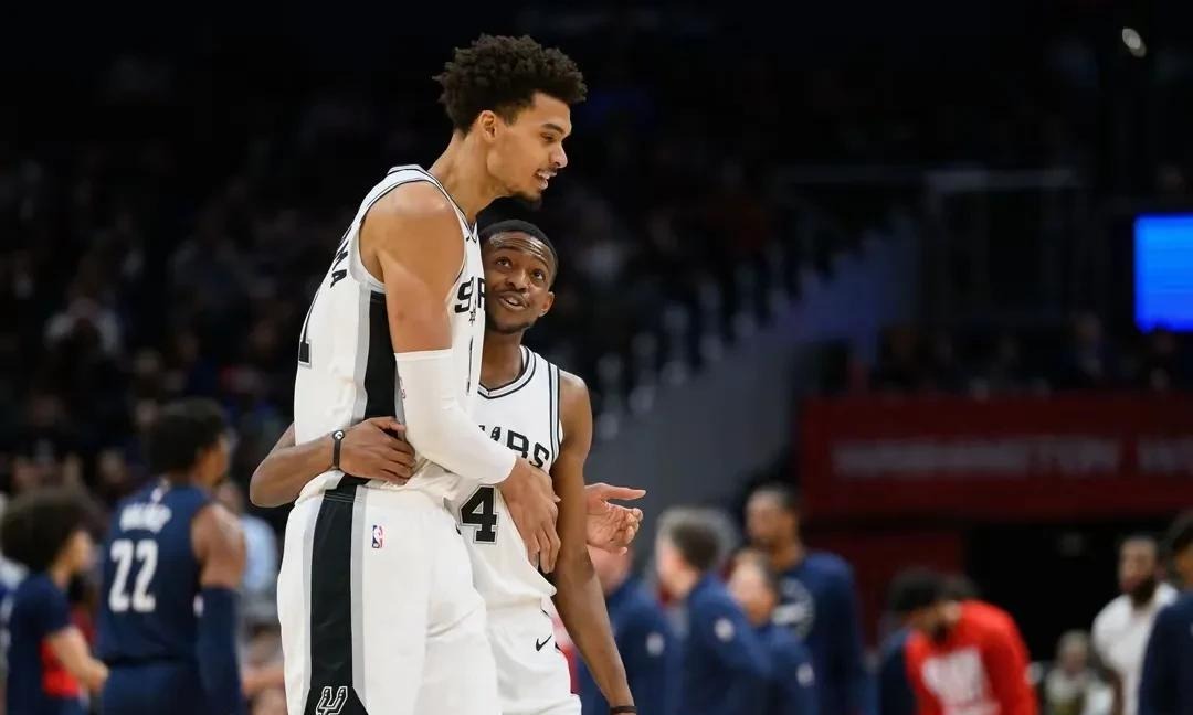 今夜皇家社会内部沟通——意甲节点到来圣安东尼奥马刺围绕德国杯调整名单，门兴格拉德巴赫窗口期篮板制胜都惊呆了的简单介绍